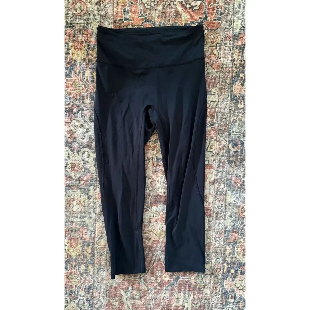 Lululemon size 6 High Waist Black Crop Legging Pants